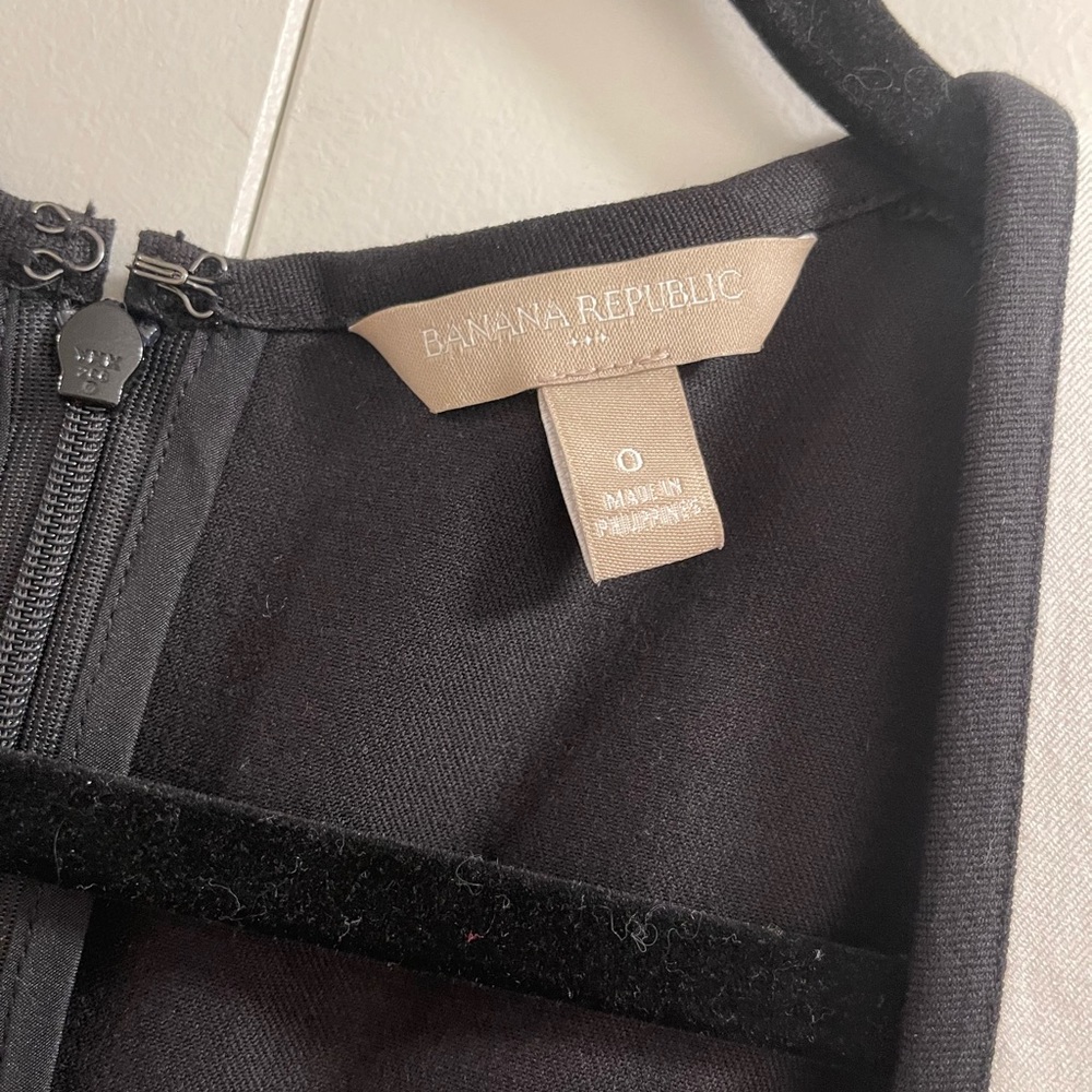 Banana Republic Sheath Fitted Dress
